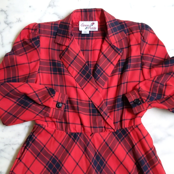 NWOT. Vintage Caron Petite Red and Black Plaid Dress with side pockets. - Picture 3 of 4